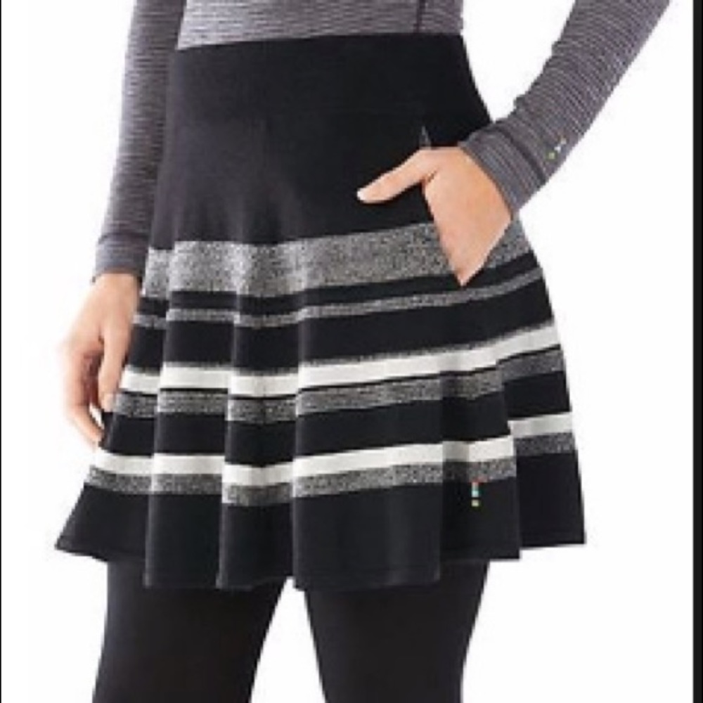 Smart wool skirt